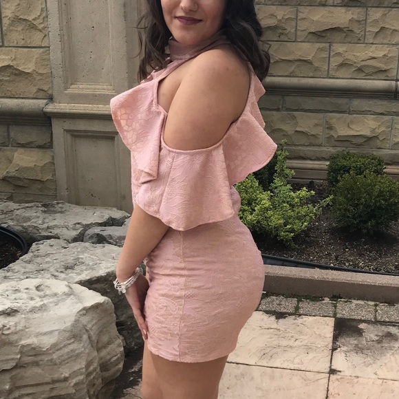 Dresses & Skirts - Daylight pink ruffle sleeve mini dress